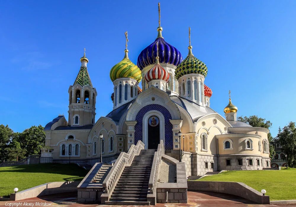 Великие православные храмы. Храм Игоря Черниговского в Переделкино. Храм Святого благоверного князя Игоря Черниговского. Храм св. князя Игоря Черниговского в Переделкино.. Благовещенский храм в Переделкино.