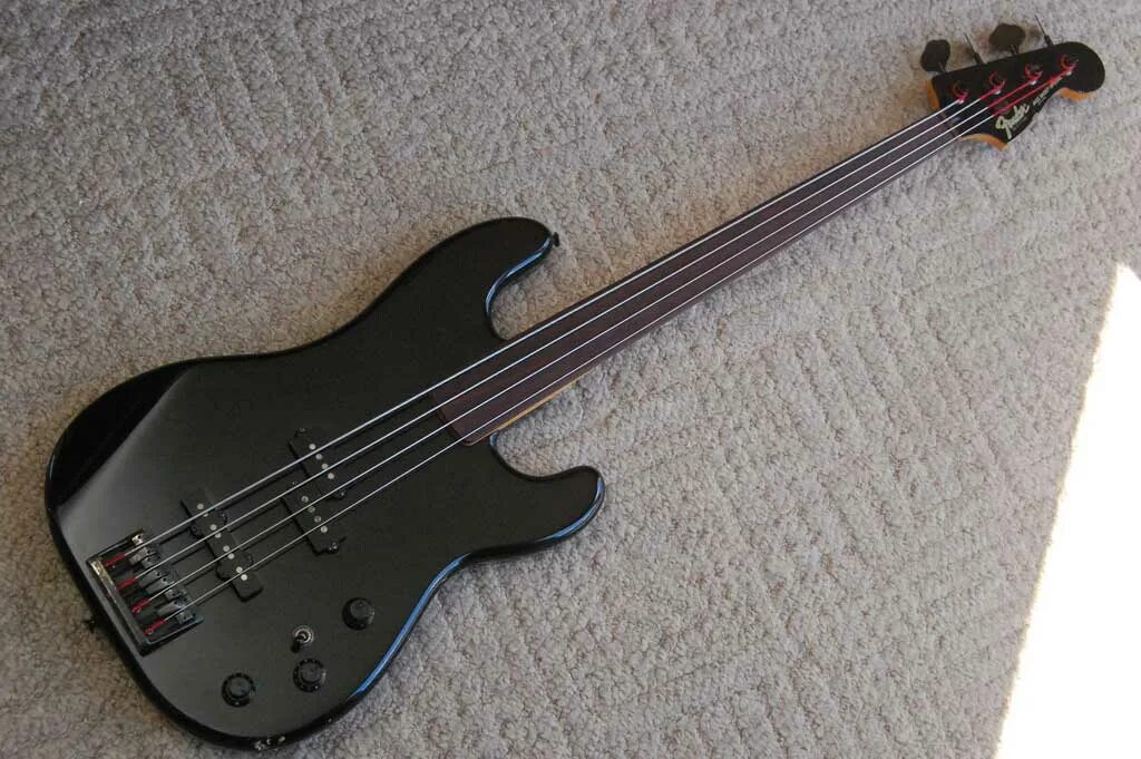 Bass special. Fender Jazz Bass Special. Fender Jazz Bass Special (PJ-555) (1987, Japan). Fender Jazz Bass Special PJ-555 Тихомиров. Fretless Bass Yamaha.