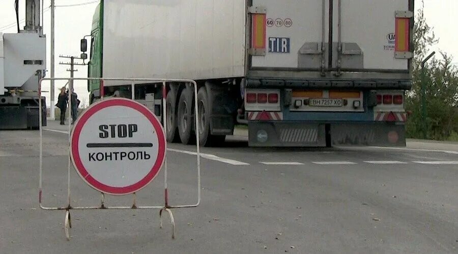 Фуры ростов. Фура едет. прицеп для фуры ростов.