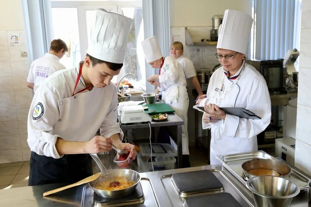 Кулинарные практики. Повар технолог. Профессия повар технолог. Технолог продукции общественного питания. Технология общественного питания.