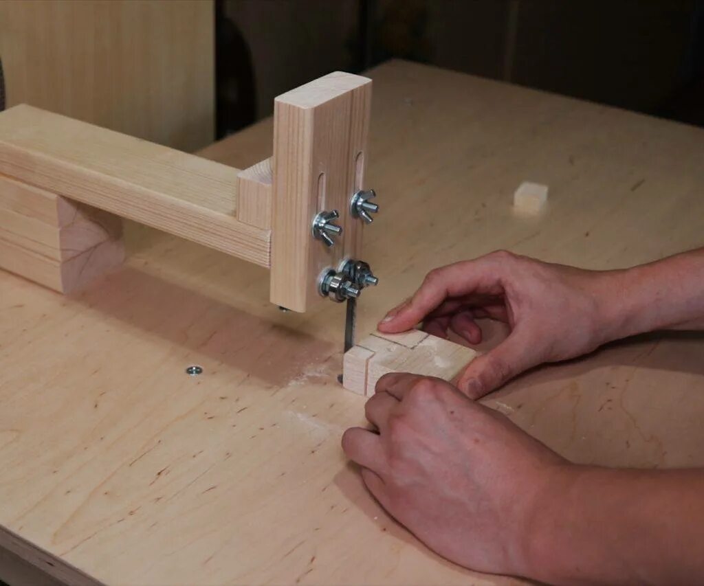 Стол для электролобзика wolfcraft. Лобзиковый станок из лобзика. Распиловочный станок из лобзика. Стол для электролобзика 6197000 wolfcraft. Стол для лобзика универсальный фиолент ф0050.