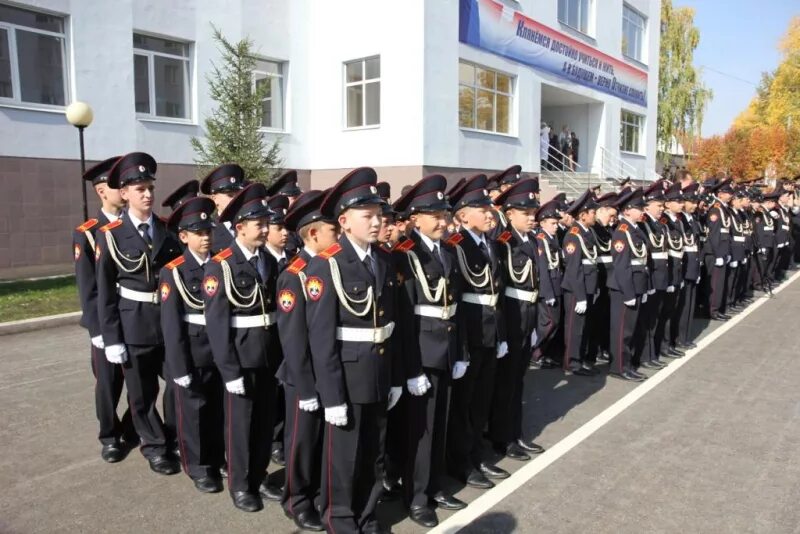 ставропольское президентское кадетское училище. кадетский корпус. суворовец. варшавский суворовский кадетский корпус. кадеты фон.