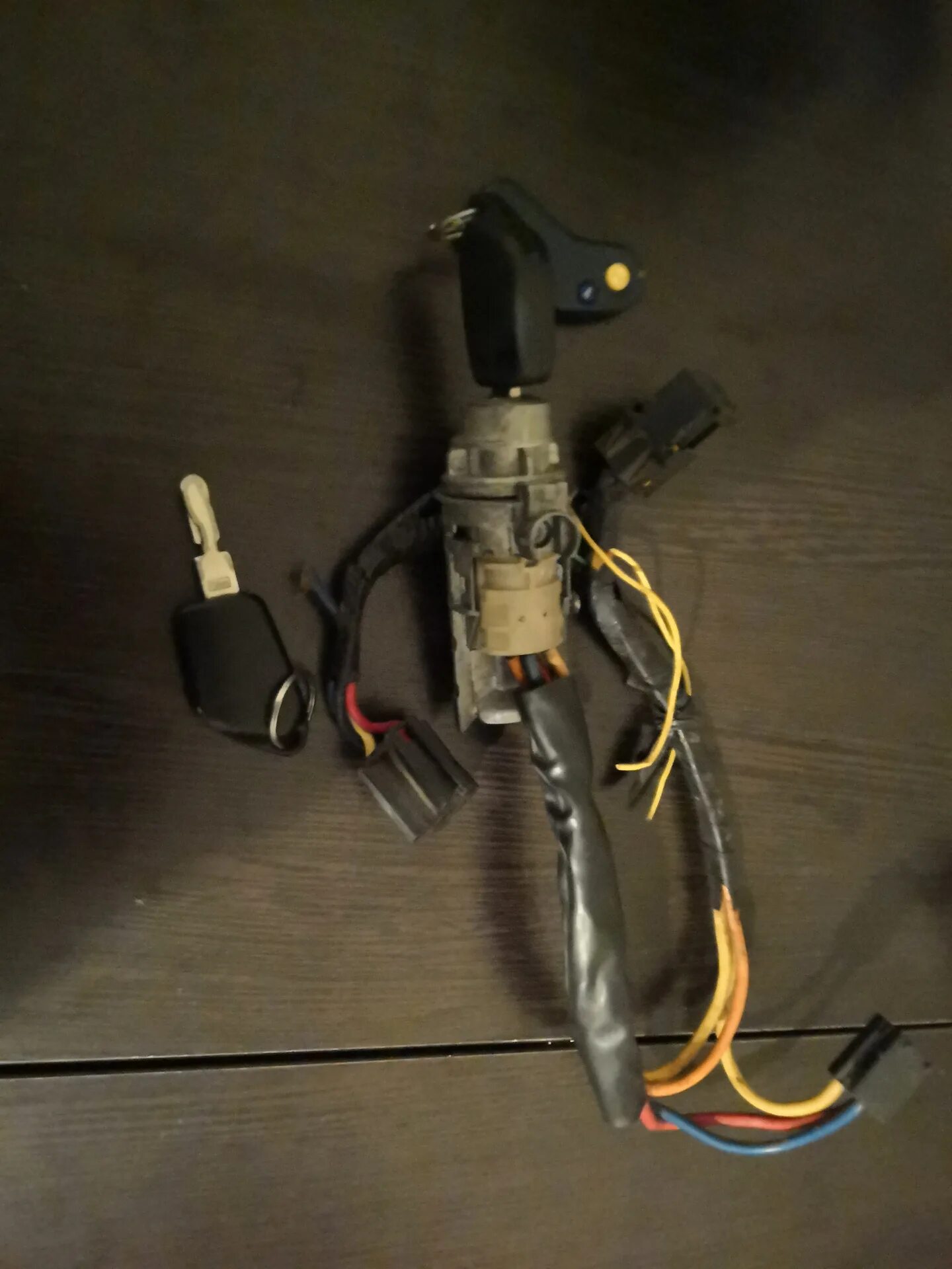 Контактная группа пежо 406. Контактная группа замка зажигания пежо 406 2. 0 hdi. Контактная группа пежо 406. Контактная группа замка зажигания пежо 406.