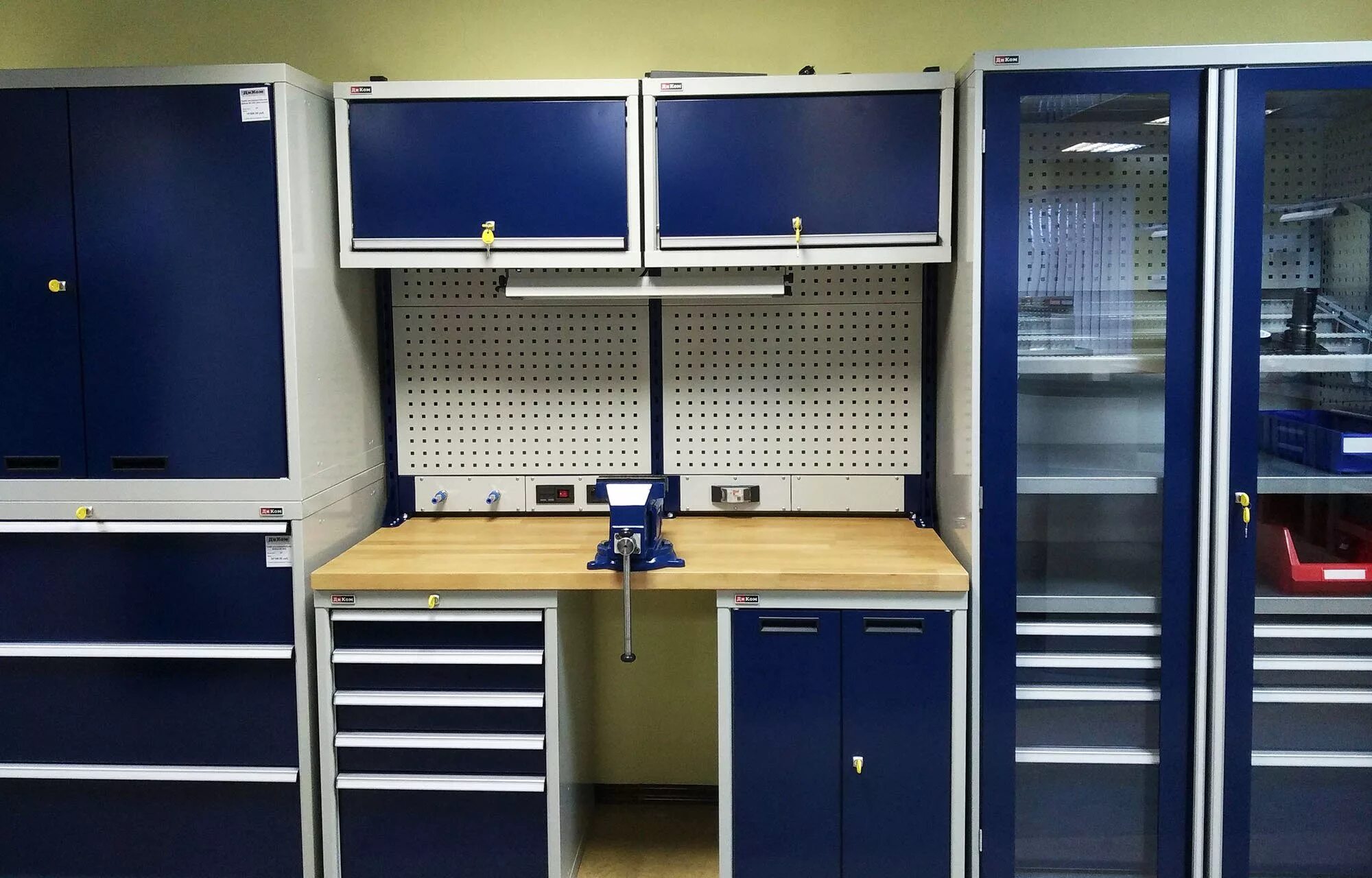 Кбс-033т. Металлическая мебель фото. Металлическая мебель для офиса. Офисная стальная мебель. 3-2.