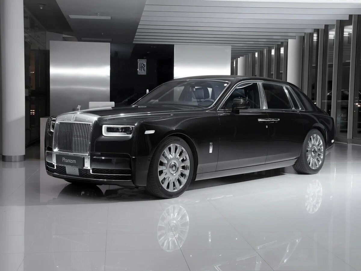 Rolling now. Rolls Royce Phantom 2021. Роллс Ройс Фантом 2020. Роллс Ройс 2022. Новый Роллс Ройс Фантом 2020.