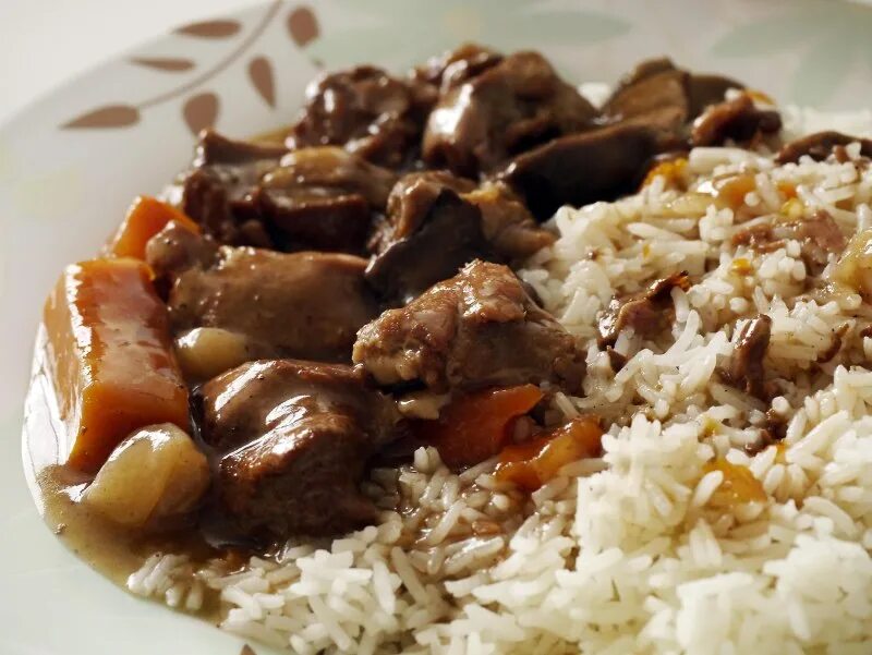 говядина с черносливом и рисом. плов барс. консервы плов узбекский. говяжья тушенка с рисом. сердце говяжье тушеное.