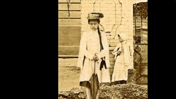 Девочка фантом. Красноярская девочка фантом. девочка фантом на фотографиях красноярск. девочка призрак из красноярска. девочка призрак на фото красноярска.