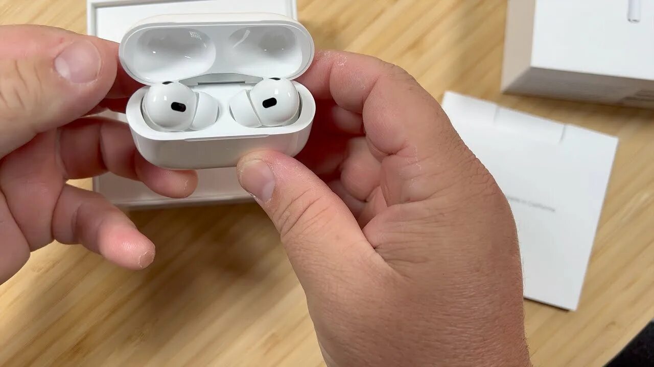 Airpods 2 чип. AIRPODS Pro 2. Оригинальные AIRPODS Pro. AIRPODS 2 петля. AIRPODS Pro 2 и AIRPODS Pro 3.