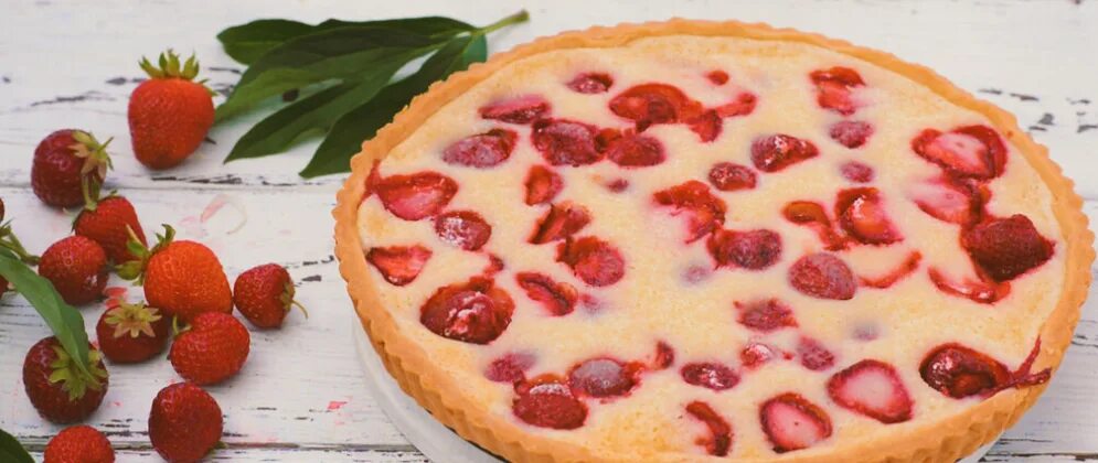 Пирог с клубникой заливное тесто