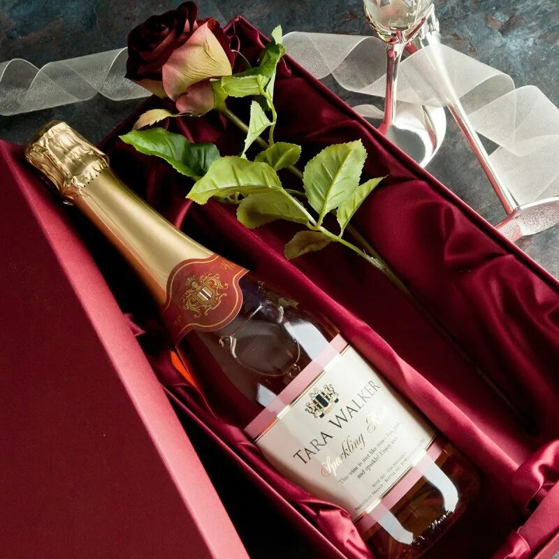 Шампанское и розы 22 экстра. Цветы шампанское конфеты. Цветы вино конфеты. Розе вино. Вино и цветы.