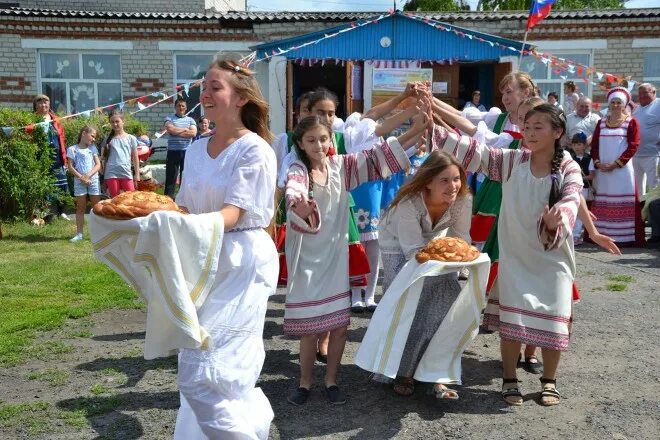 Погода тюменская область масали. День села Упоровский район. Музыкальная культура Упоровского района. Масали Упоровский район. Ансамбль Радуга Упорово.