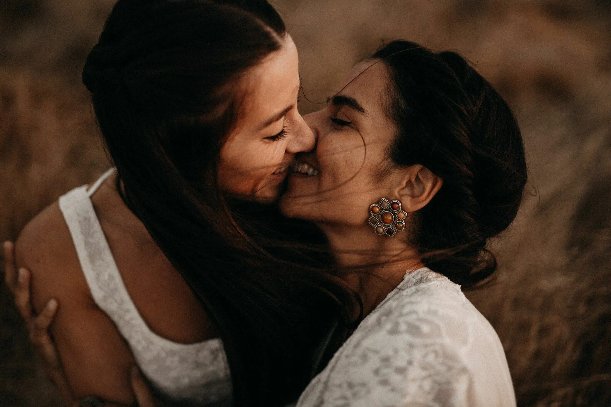 How lesbians. Фэй Данбар. Девочки в лесбийских фильмах. Лесбиан дочь. Лесбийские Дочки матери.