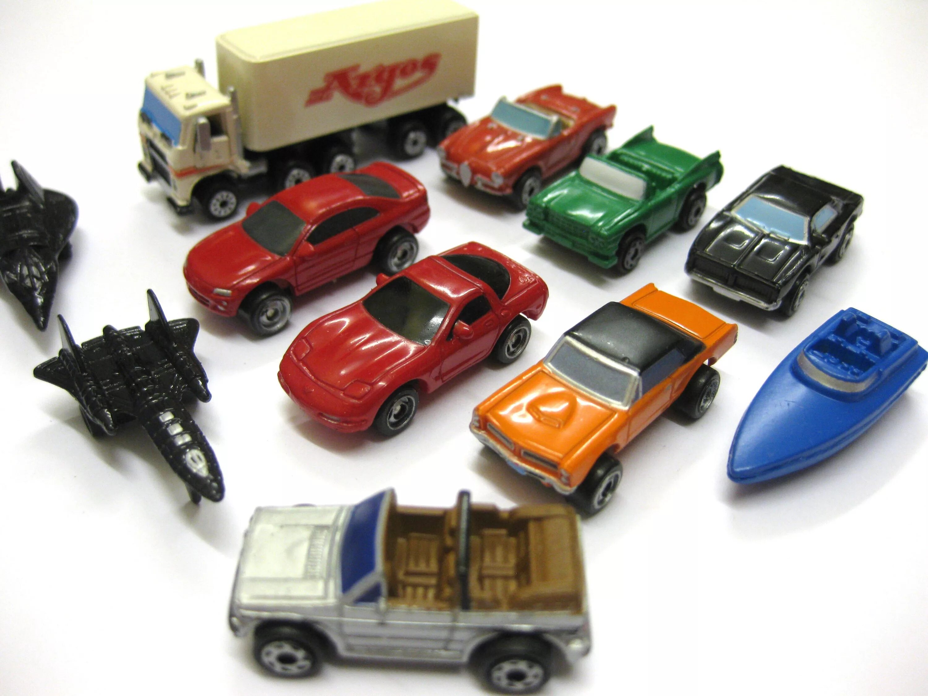 Микро машинка. Машинки Micro Machines. Micro Machines Toyota Toy car. Micro Machines Ford. Микромашинки Хасбро.