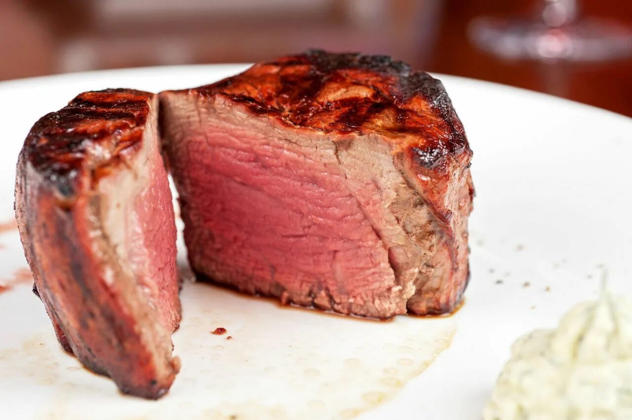 Филе миньон медиум рейр. Стейк medium rare. Филе миньон medium rare. Стейк филе миньон степени прожарки. Филе миньон medium rare.