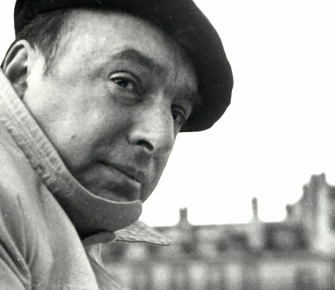 Чилийский поэт. Pablo Neruda. Пабло Неруда фото. Пабло Неруда молодой. Пабло Неруда надгробие.