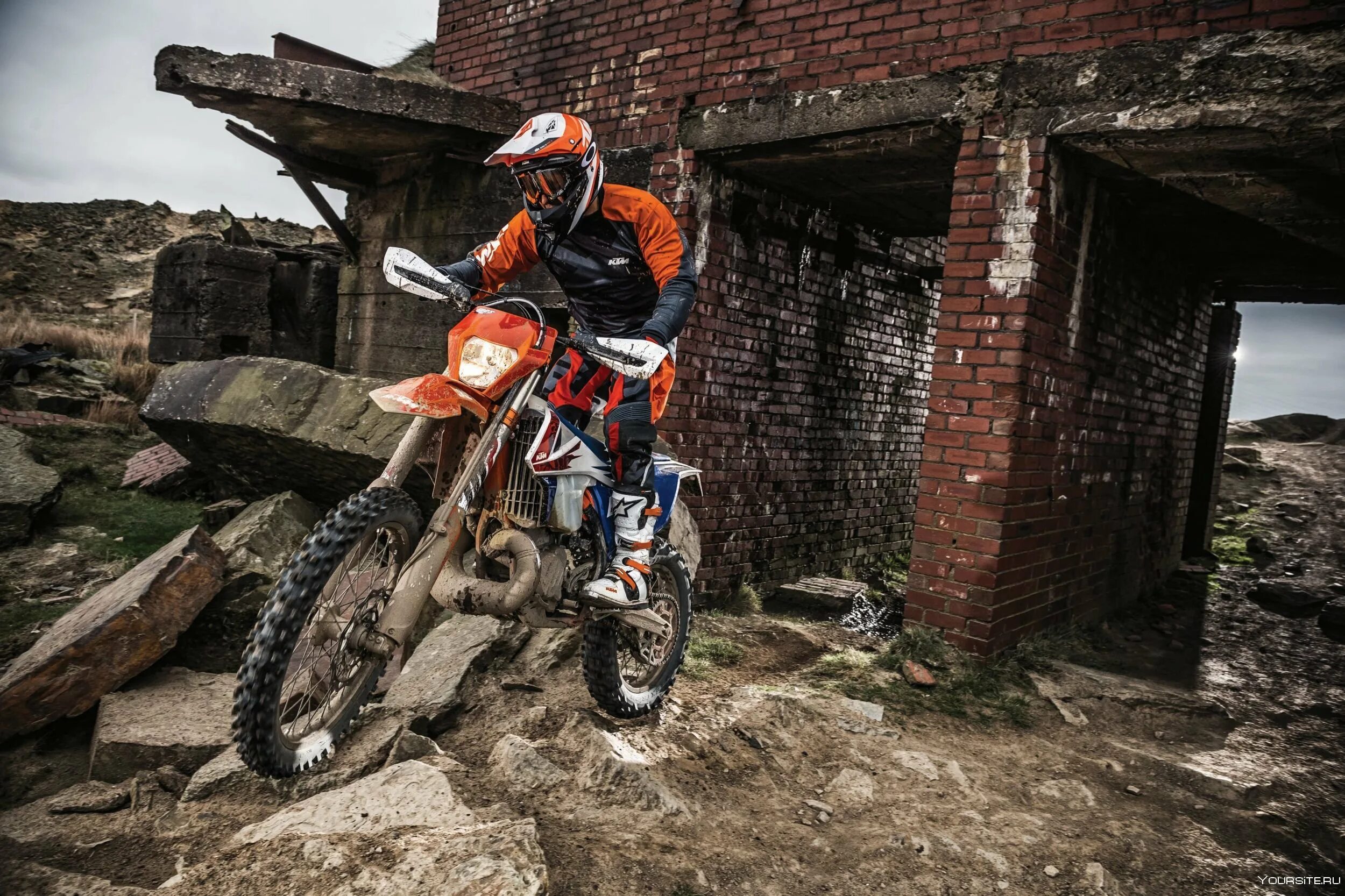 Питбайк KTM 250 эндуро. Мото эндуро Райдер. КТМ EXC 250 TPI 2018. Эндурист KTM.