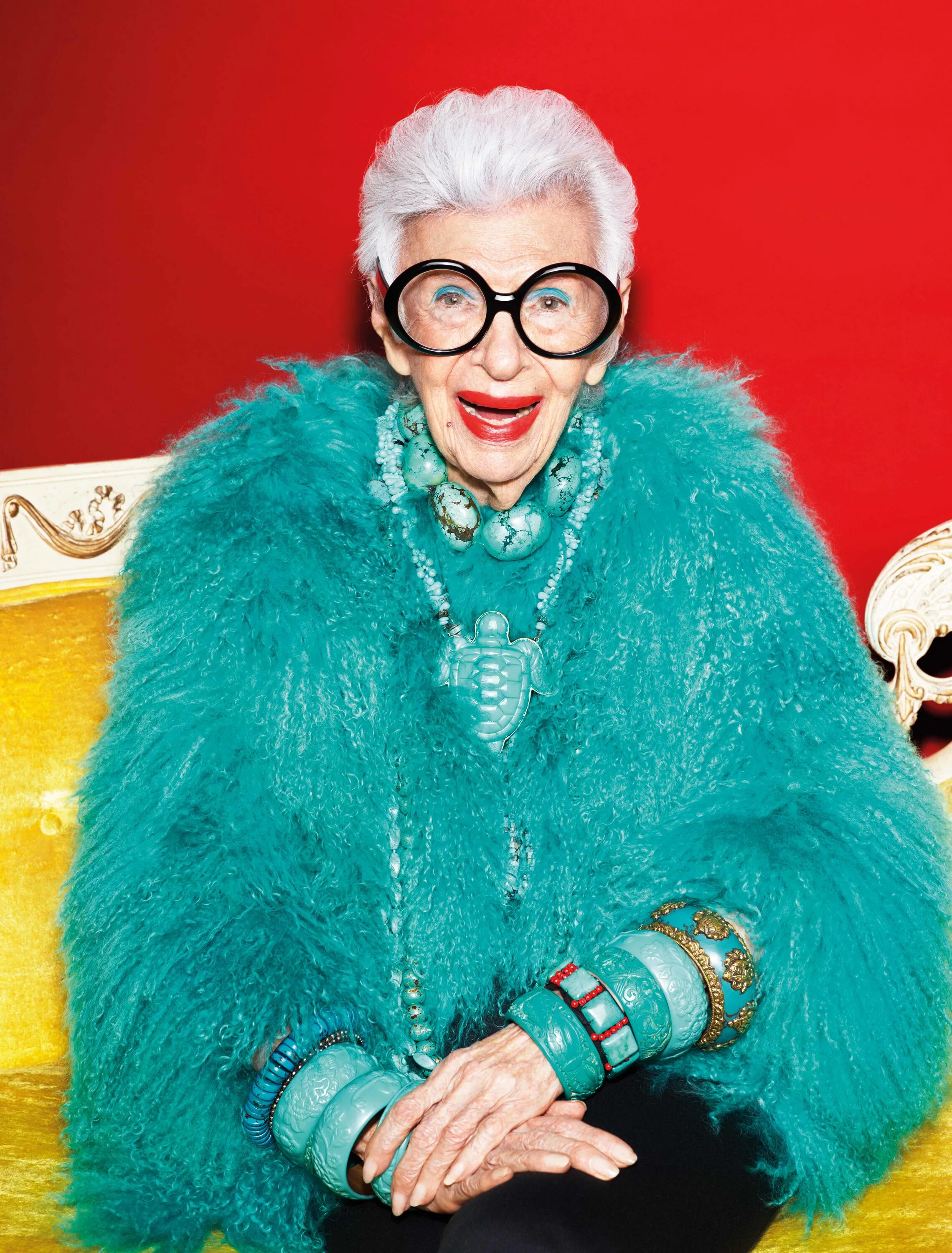 Iris apfel. Айрис Апфель. Модель Айрис Апфель. Айрис Апфель стиль. Айрис Апфель 2022.