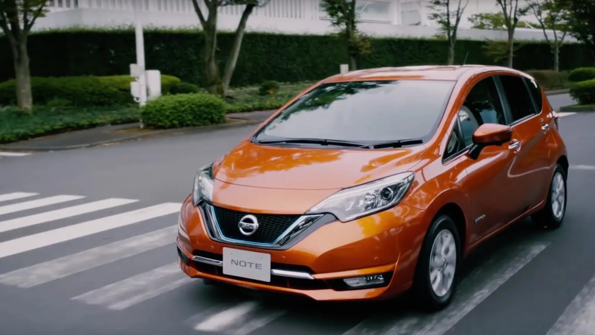 Nissan note e-power 2016. Nissan note e12 e-power. Ниссан ноте е пауэр 2017. Nissan note e-power 2017. Nissan note 2017 гибрид.