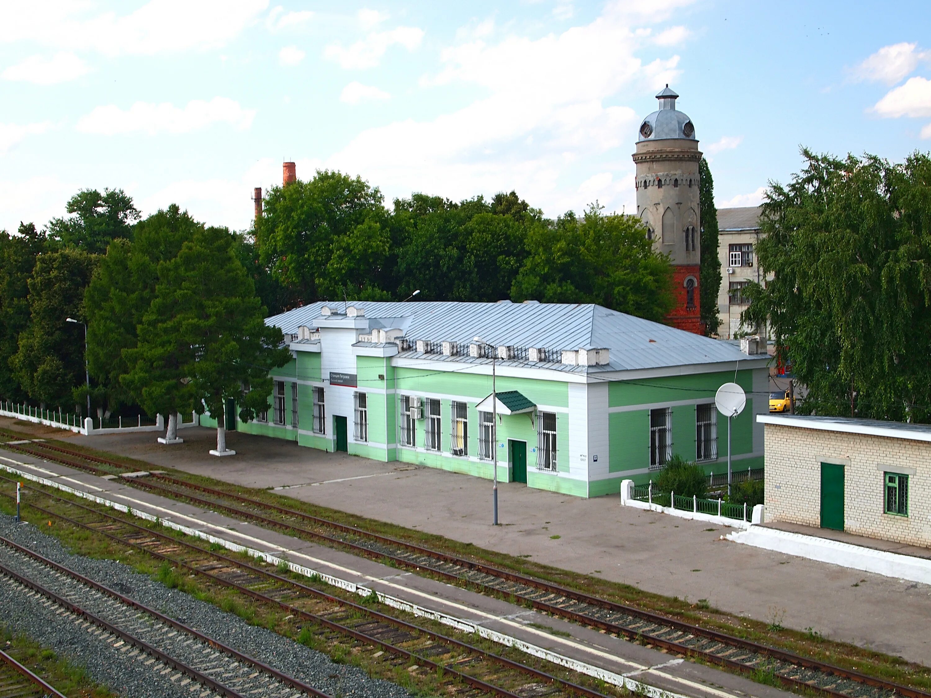 Жд станция петровско-разумовская. Жд станция петровское. Жд станция петровское. Жд станция петровское. Вокзал петровск саратовская область.