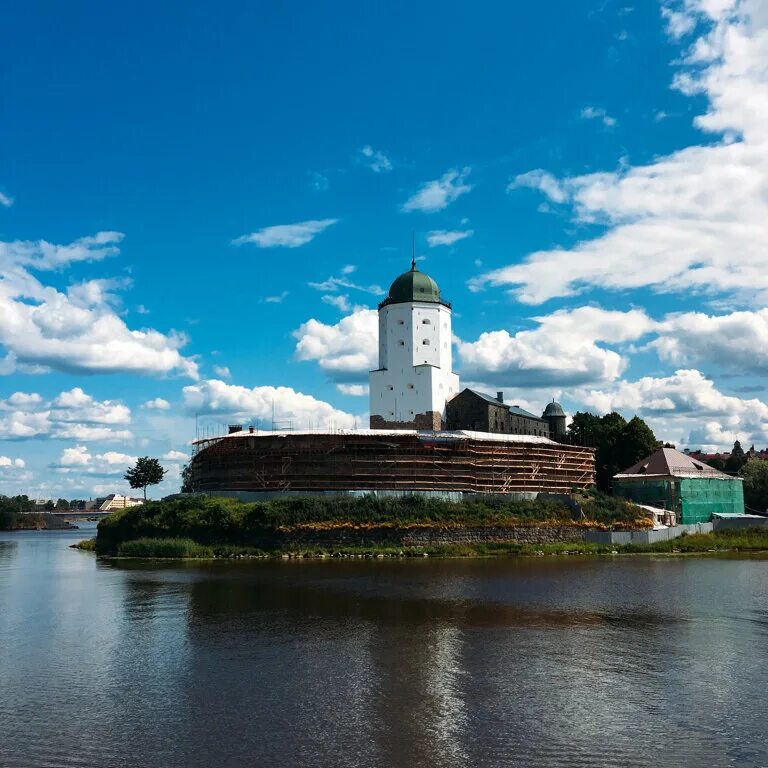 Выборгский замок достопримечательности. Замковый остров Выборг. Выборг замок. Выборг крепость. Выборг крепость достопримечательности.