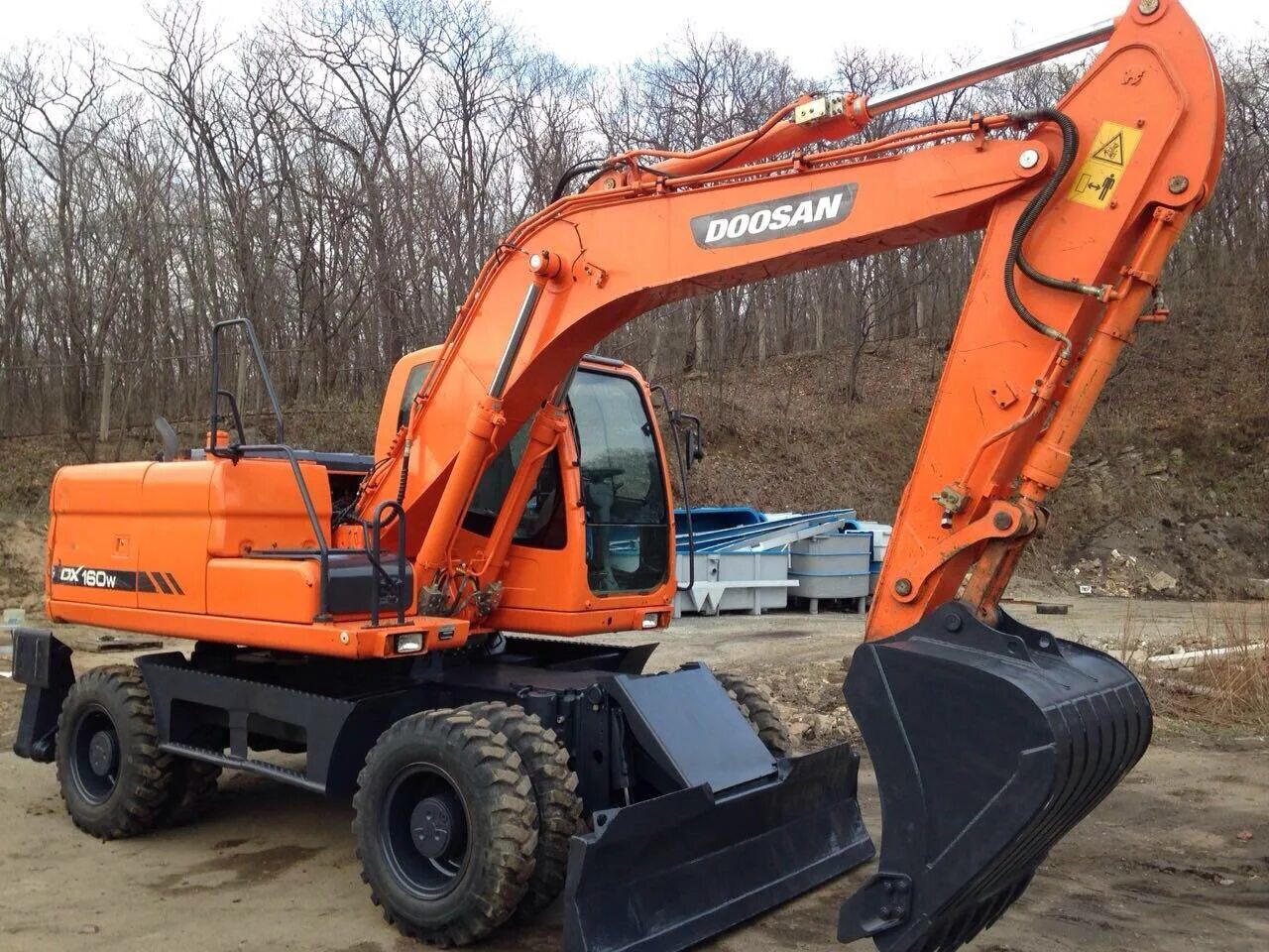 Экскаваторы благовещенске. Doosan dx200a. Спецтехника 1983 3а 3в Благовещенск. Нанять экскаватор цена Благовещенск.