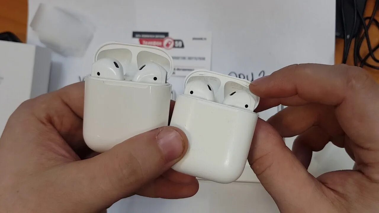 Airpods 3 сравнение. Аирподс 1 оригинал. Аирподс 1 копия. AIRPODS 1 оригинал. Аирподсы 1 реплика.