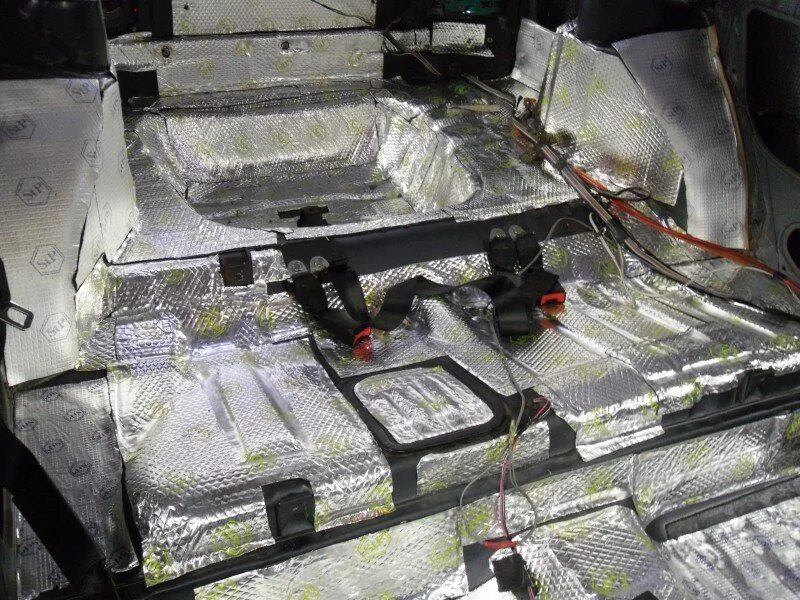 виброшумоизоляция ваз 2113. шумка пола ваз 2109. пол ваз 2113. стандартная шумоизоляция багажника ваз 2113. пол ваз 2113.