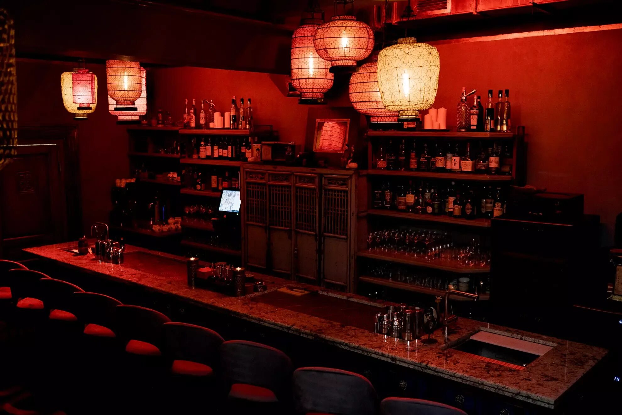 Ли бары. Томми ли садовая 12. Бар брус. Открытие ресторана восточной кухни. Ресторан томми lee.