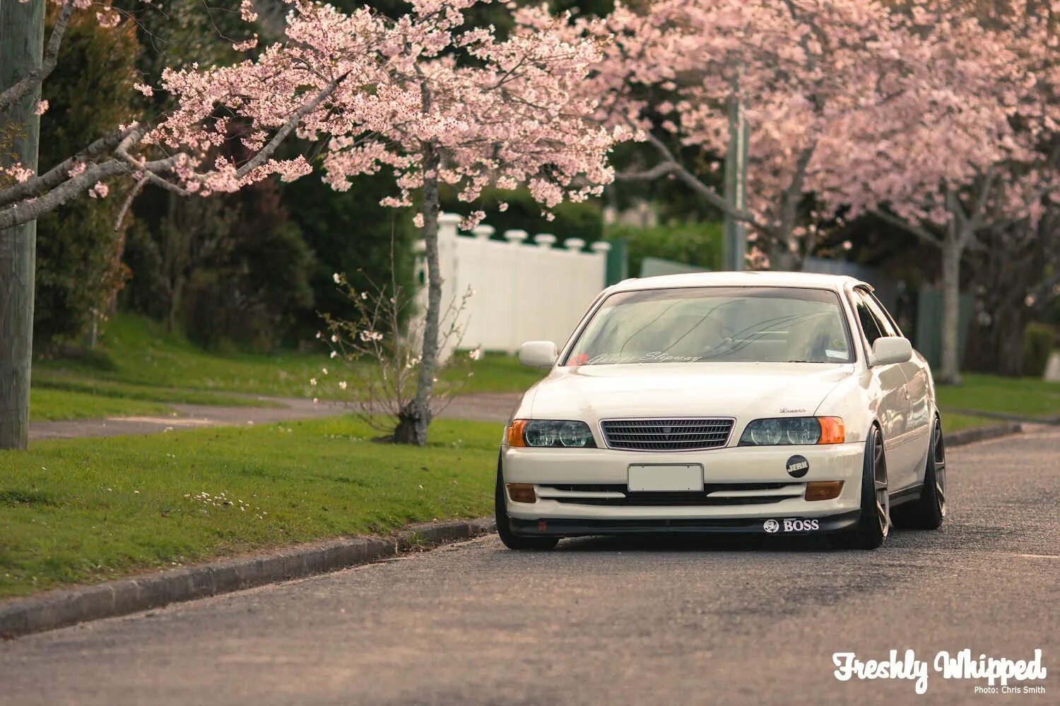 Японские автомобили приморский край. Toyota Mark 2 Сакура. Тойота Чайзер 100 Сакура. Toyota Chaser Сакура. Японские JDM Toyota Chaser 100.