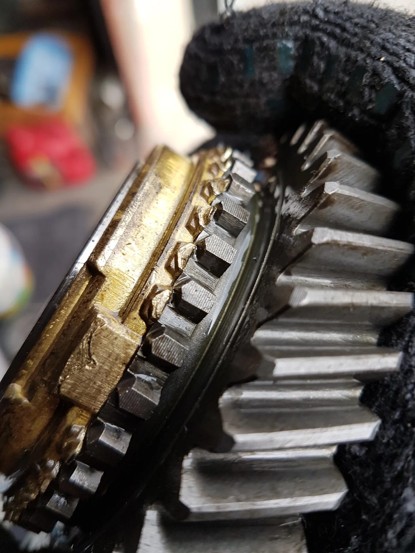 Выключается 2 передача. Шестерни 1,2 самоблок. Шестерни 1,2 самоблок. Кпп ваз 2110 задняя передача. 2114 самоблок.