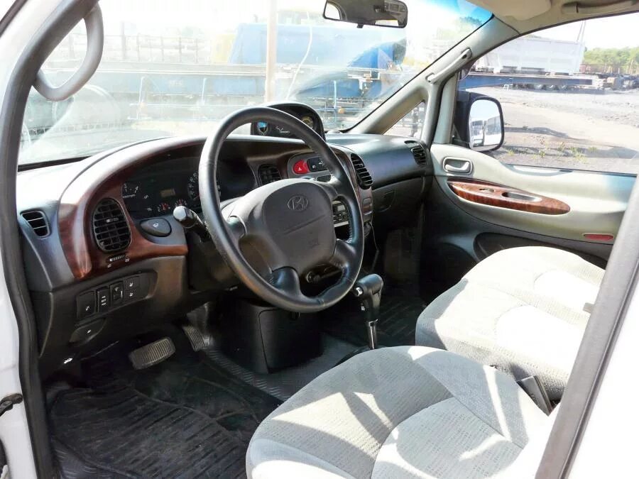 Starex полный привод. Hyundai Starex 2005 4wd. Hyundai Starex 4wd 2000. Hyundai Starex 2005 салон. Hyundai h1 2005 4wd.