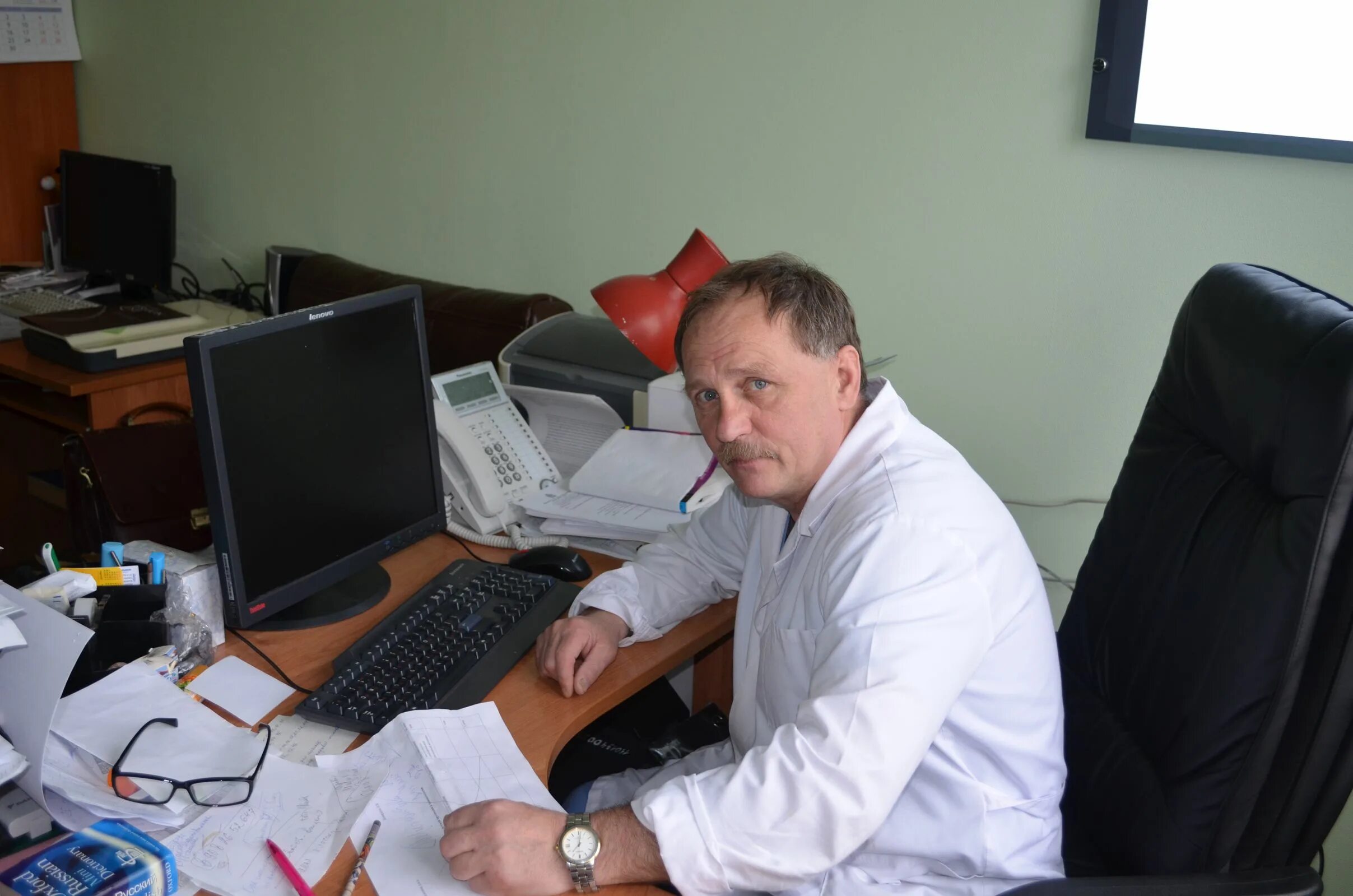 медперсонал краевой больницы 4 пермь. профессор юлия каракулова. каракулова юлия владимировна невролог. пермь где принимает. печерский виктор иванович.