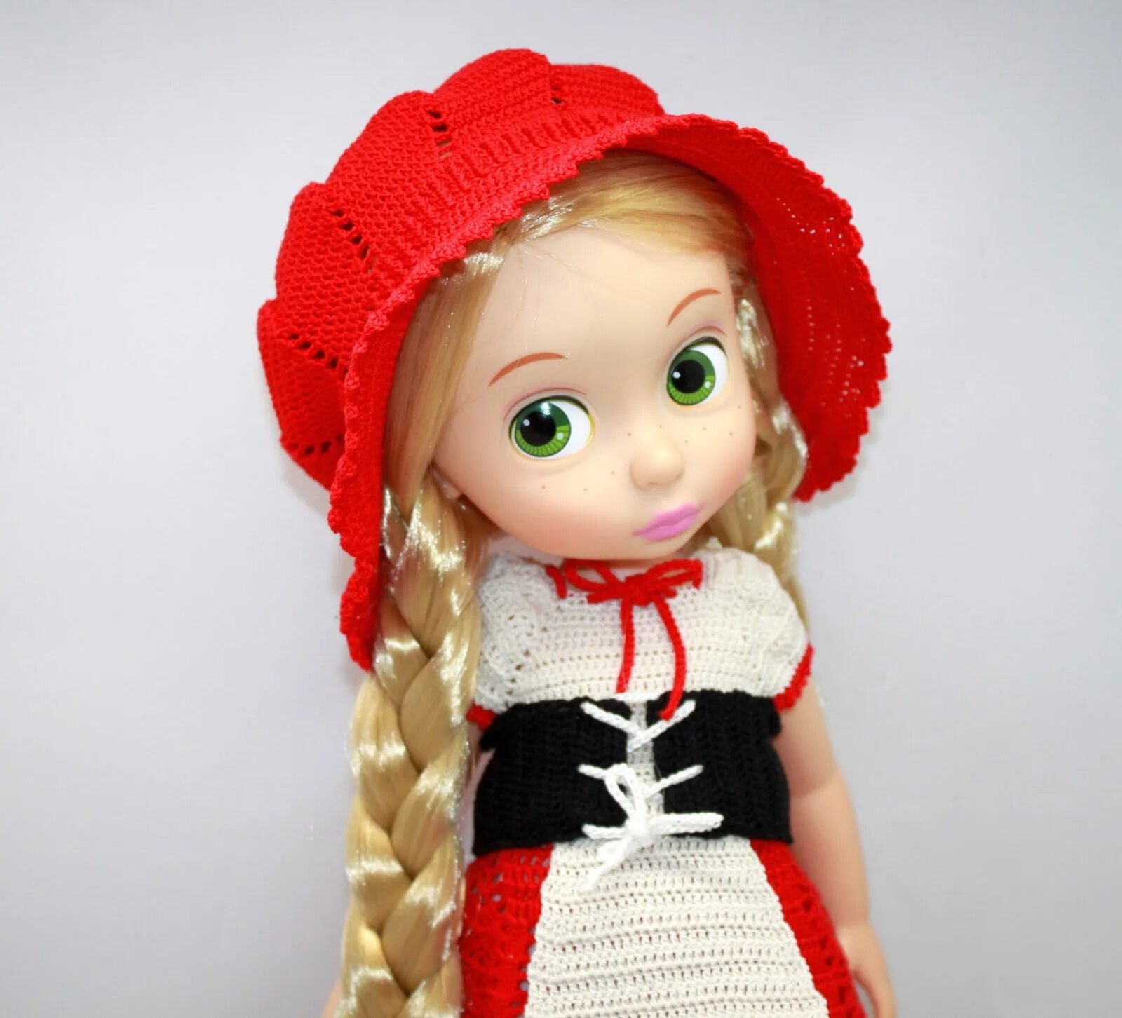 Красные куколки. Келли Маттель красная шапочка. Кукла красная шапочка. Кругозор красная шапочка кукла. Советская кукла красная шапочка.