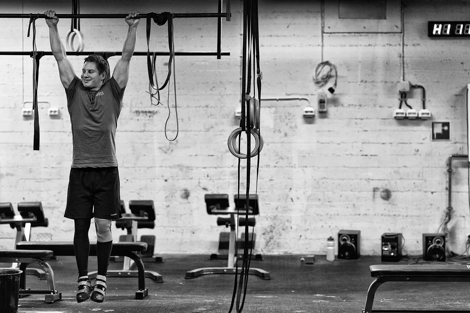 Какой гимнаст разработал популярную систему тренировок кроссфит. Crossfit gym. грег глассман кроссфит. кроссфит картинки. обои на рабочий стол кроссфит.