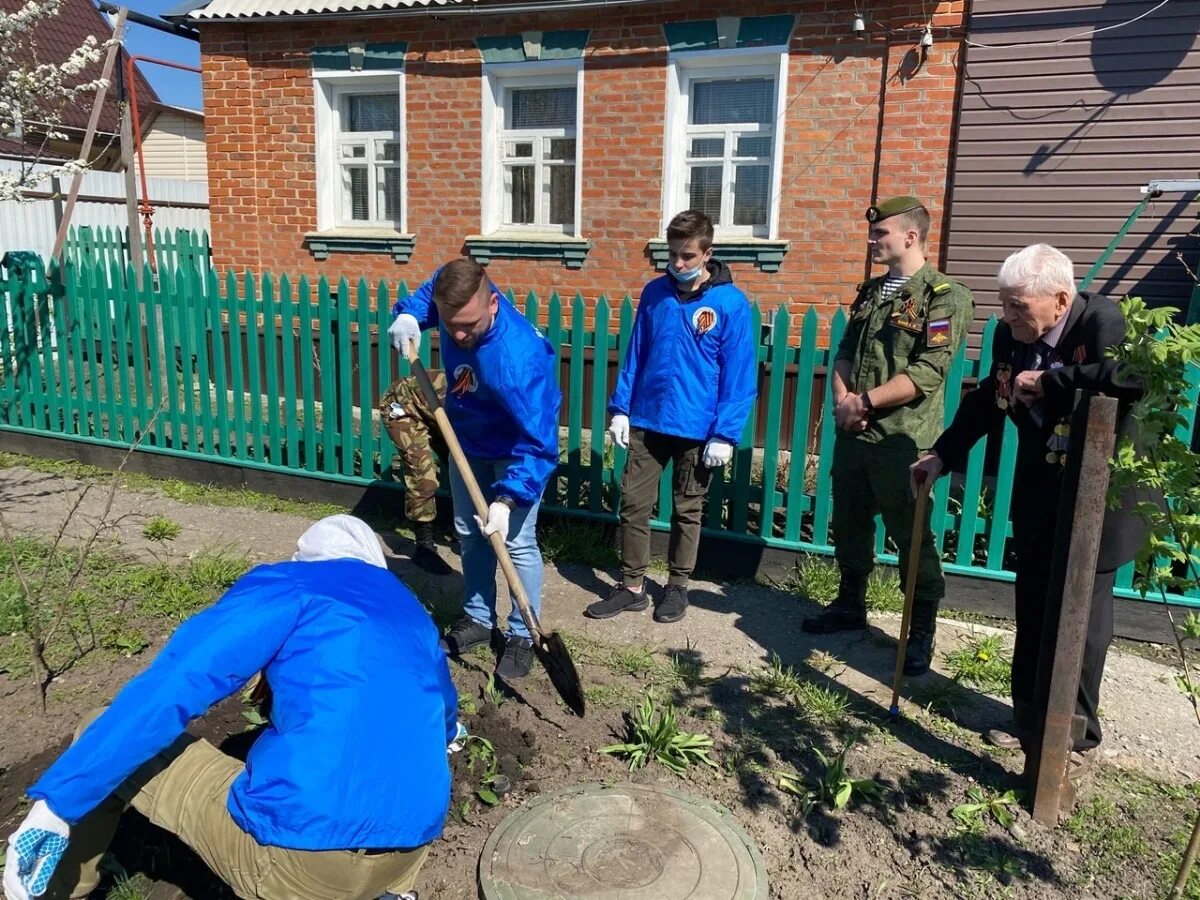 Высадка в белгородской области. Поселок Пролетарский Ракитянского района. Поселок Пролетарский Ракитянского района Белгородской области. Волонтеры Ракитянского района. Волонтеры Победы с ветеранами.