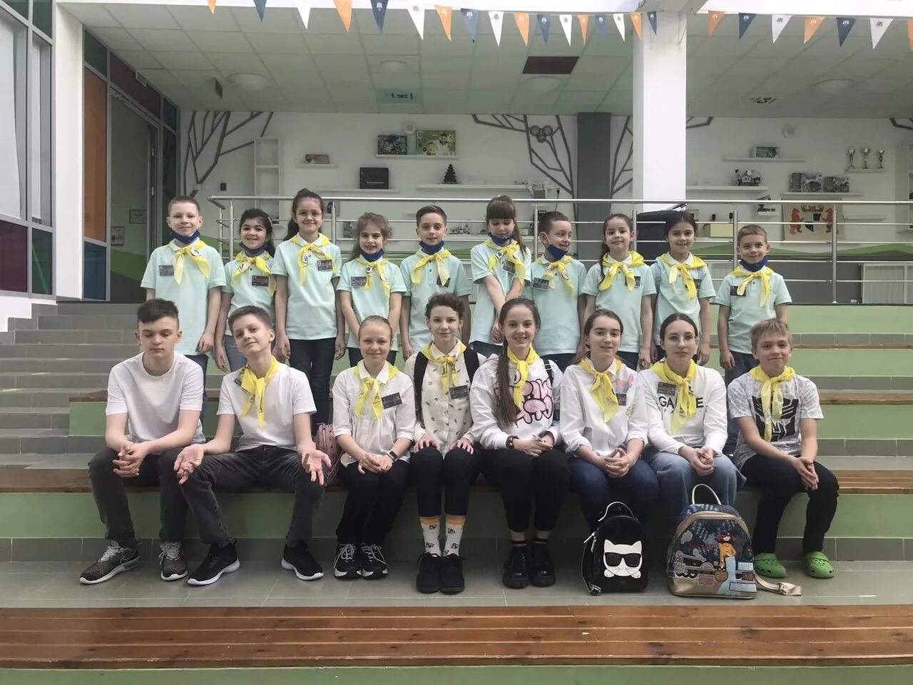 Гимназия 1 бронницы. Команда к 2 а. 2 гимназия волейбол. Команда к 2 а. Команда к 2 а.