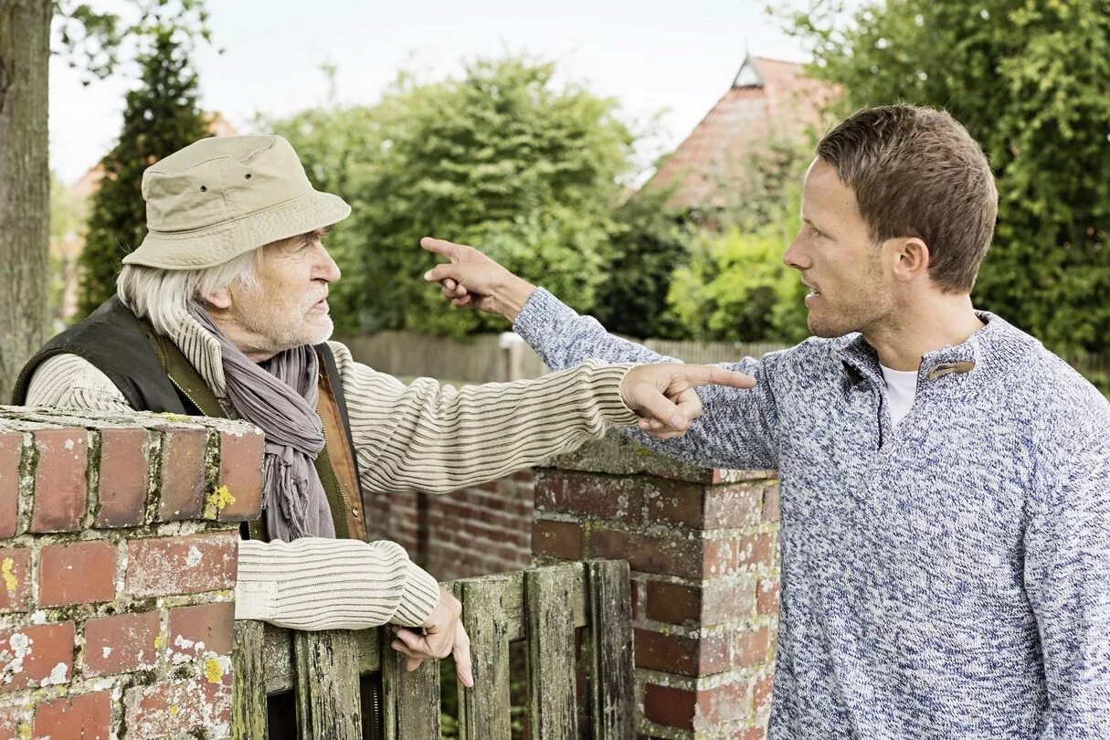 Приходите в гости. Тренд гостиницы. Обои на кухню модные тенденции 2020. Стою курю. Соседи в тренде.