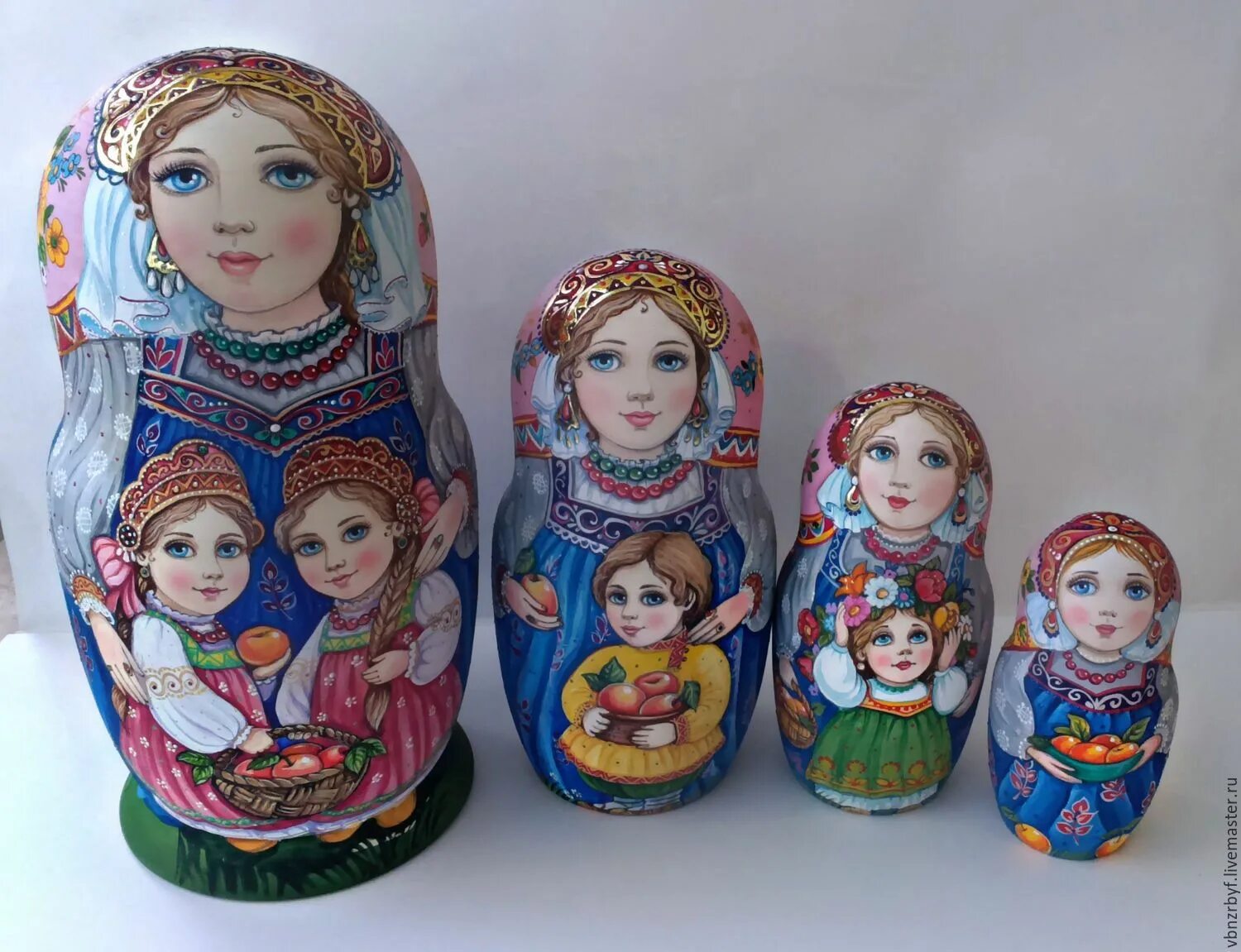 Платок матрешки