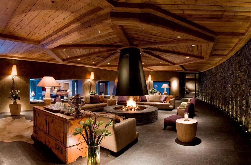 Эксклюзивный отель. Gstaad Palace. Комната отдыха с камином. Лучшие интерьеры. Необычные интерьеры домов.