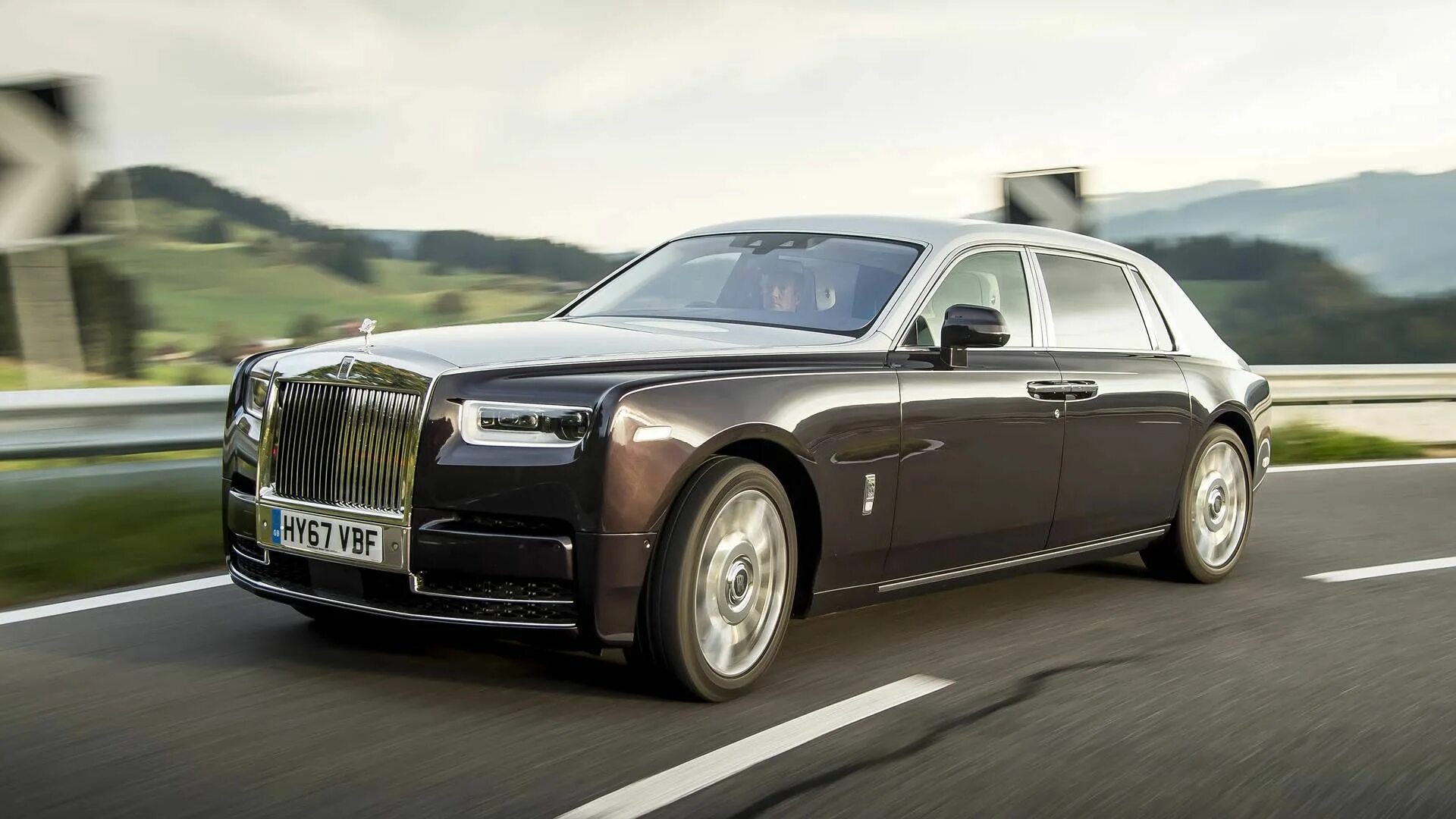 Новый rolls royce ghost 2021. Rolls royce 2023. Rolls royce 2021. Фирма ройс. Rolls royce phantom 2023.
