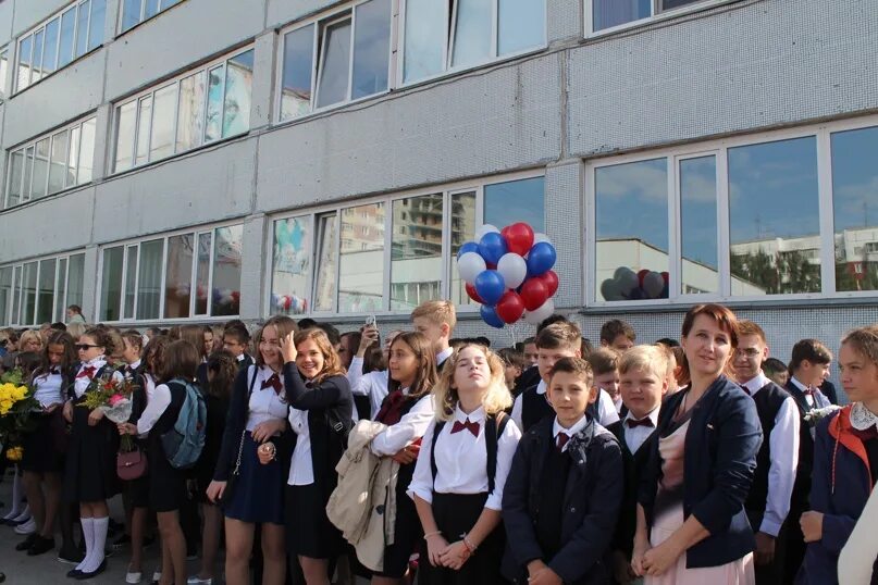 Гимназия 3 липецк. Что такое гимназия 4 класс. Общая фотография первоклассников. Школа 8 химки. А б в г школа.