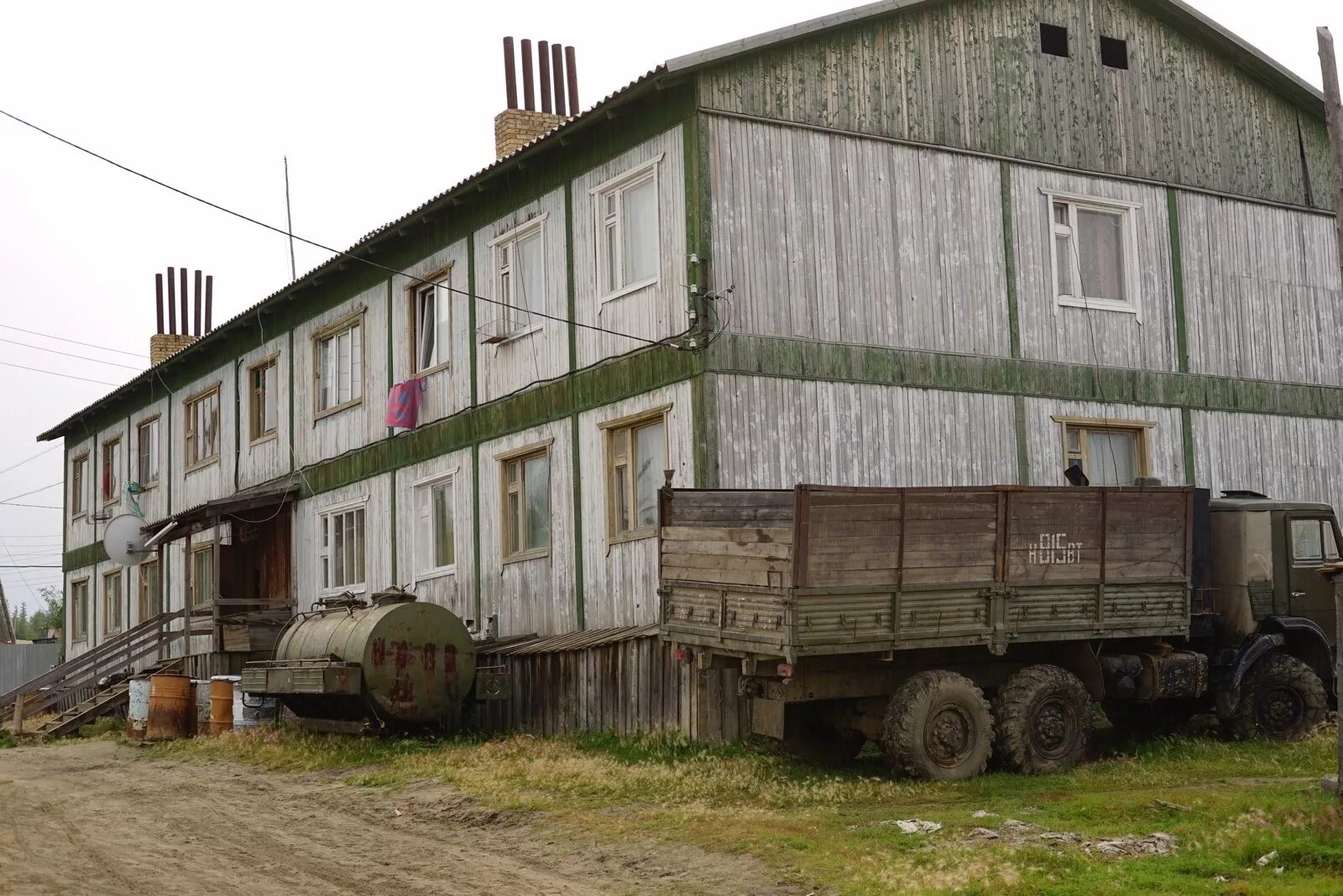 Поселок жиганск. Жиганск саха якутия. Жиганск саха якутия. Жиганск саха якутия. Якутск жиганск.