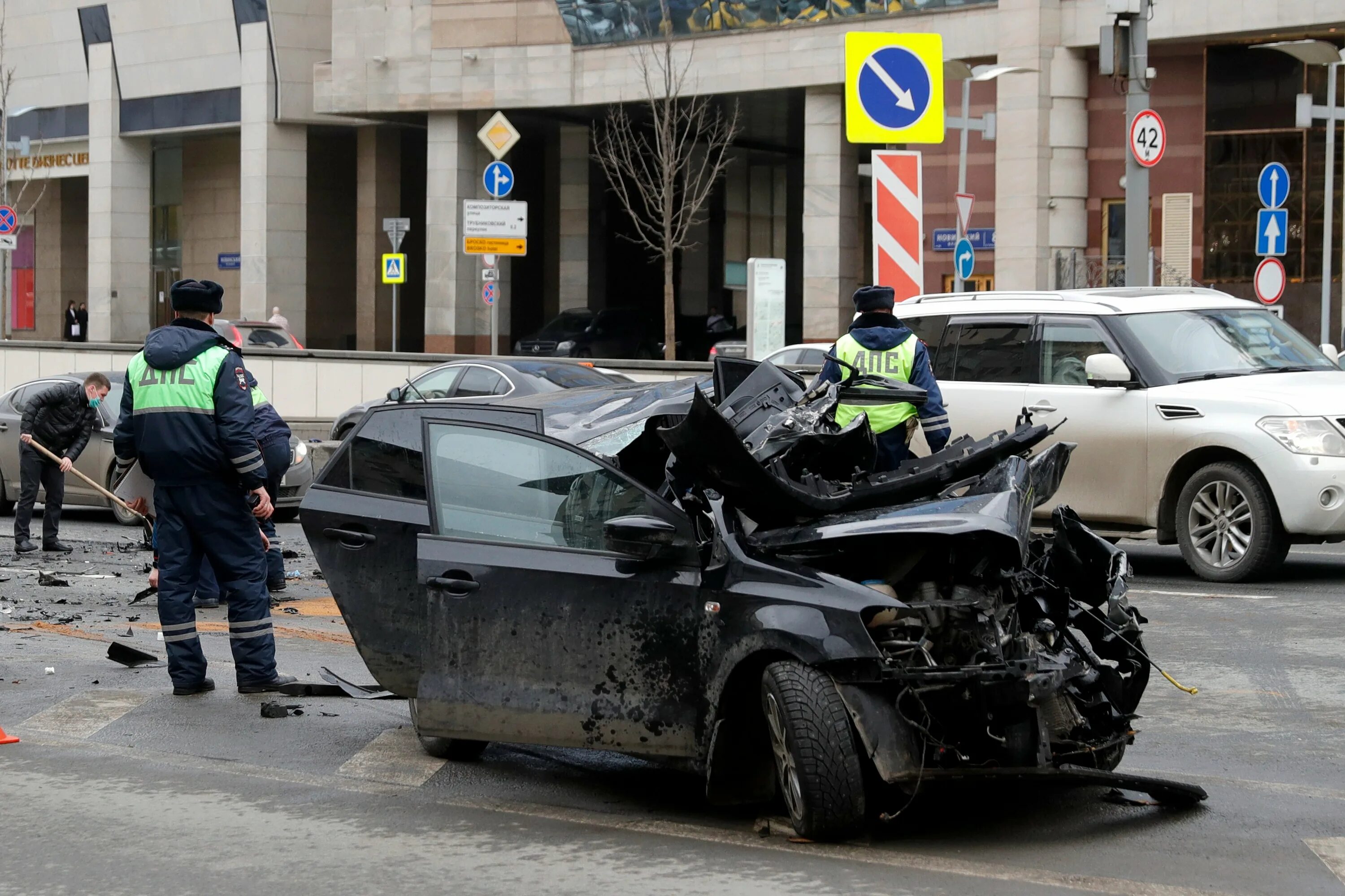 Дтп признан. Эдвард бил блоггер ДТП. Москва авария на садовом кольце.