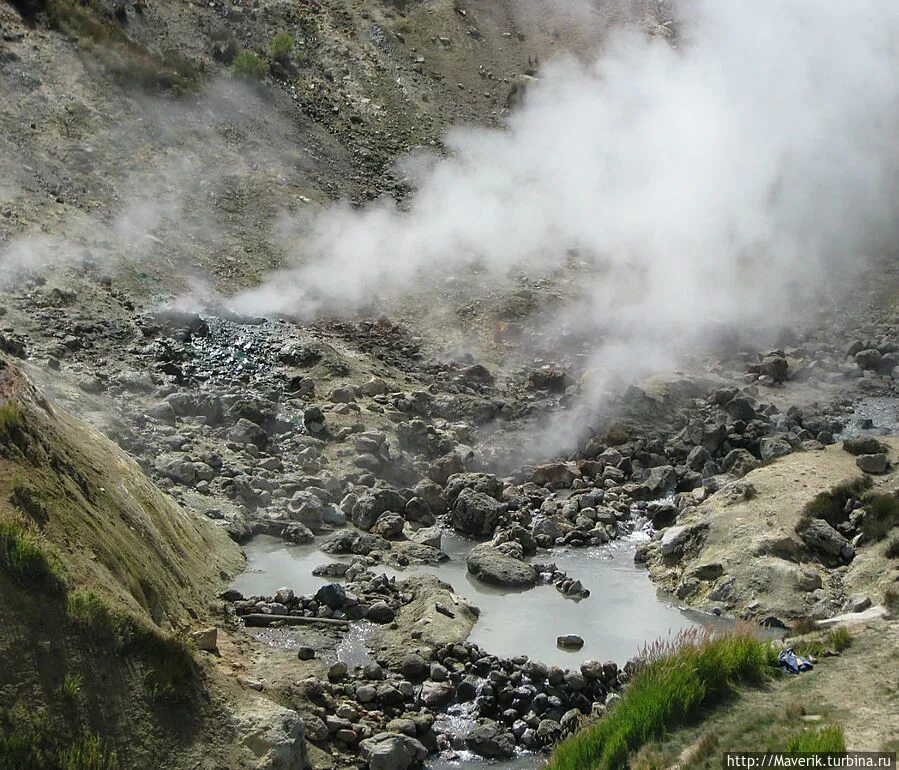 Затапливаемая долина. Затапливаемая долина. Оползень в долине гейзеров 2007 год. Наводнение в долине смерти. Затапливаемая долина.