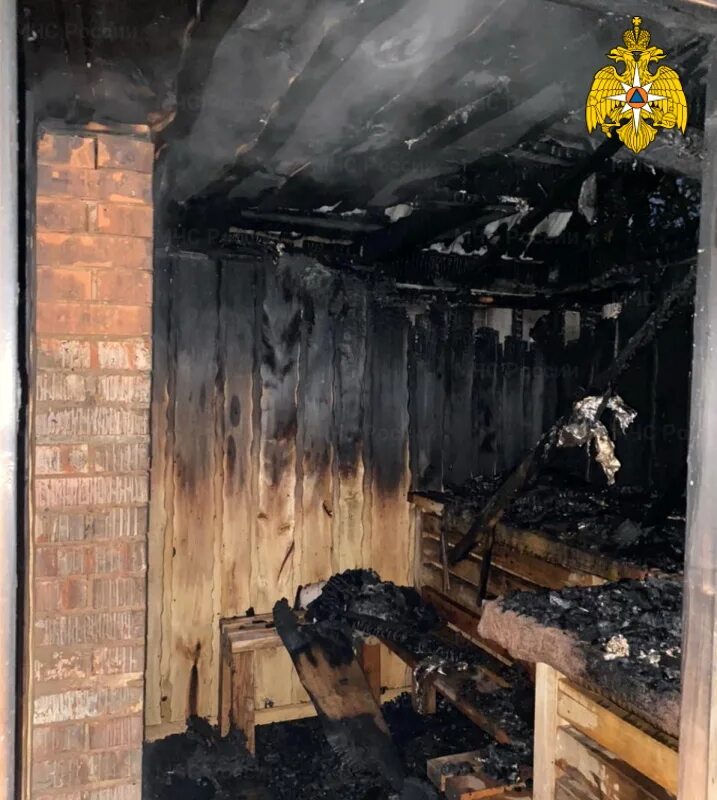 Фото пожара бань с надписью. Пожар в бане. Во сне горела баня. Баня в газете. Во сне горела баня.