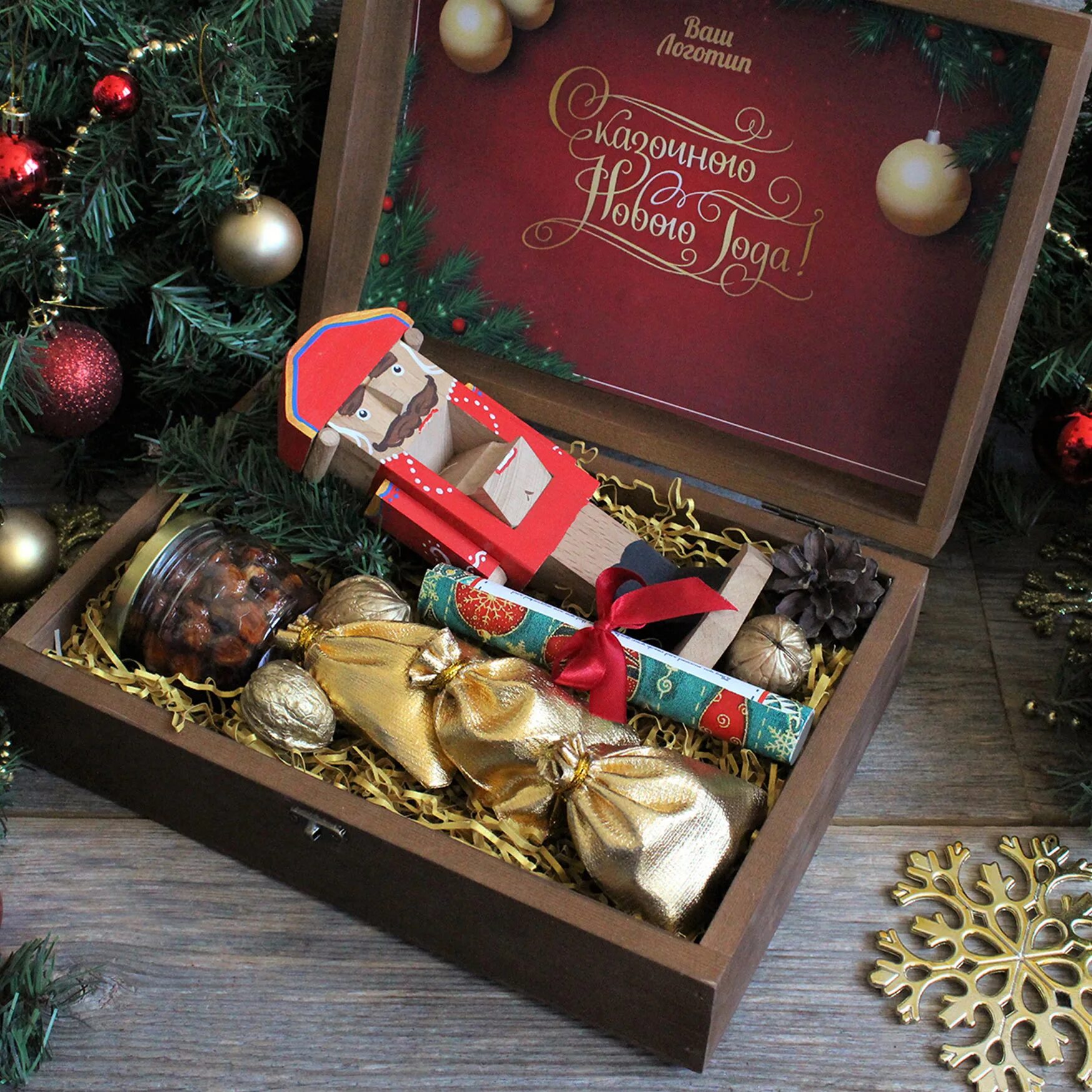 Подарочный набор nuts nutcracker 184г. Новогодний набор щелкунчик. подарочные наборы на новый год. набор подарочный щелкунчик. корпоративные подарочные наборы на новый год.