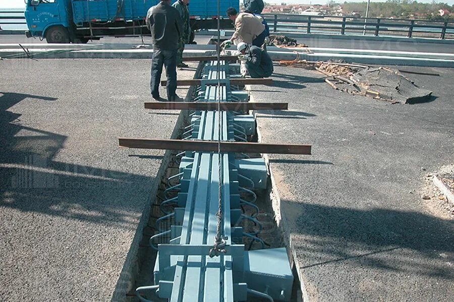 Стыковка моста. Bridge expansion joints. компенсатор моста. стык моста. деформационный шов моста.