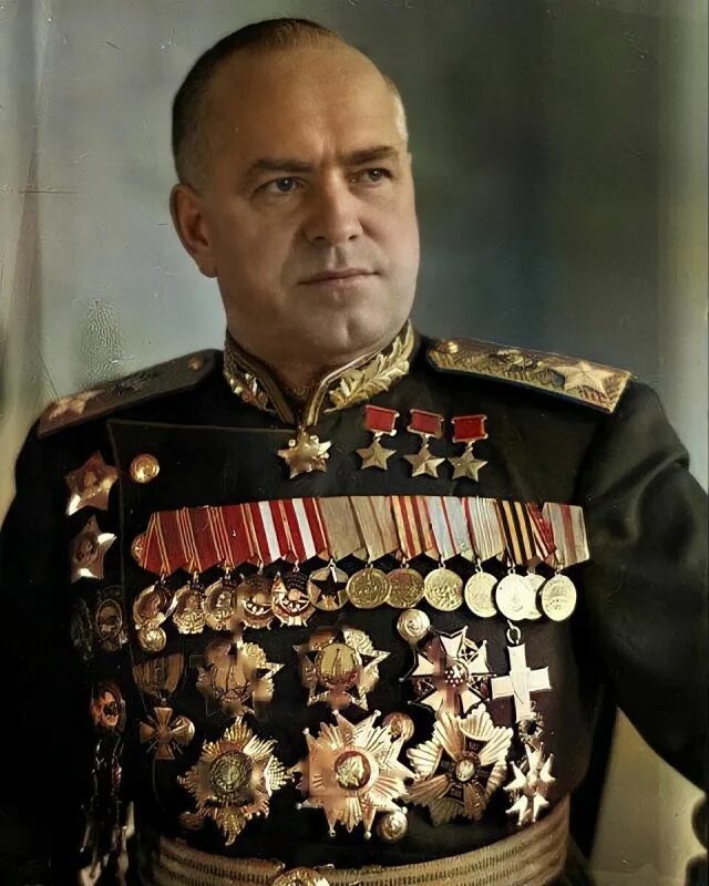 Маршал советского союза танк. Жуков Гиоргей канстантин.