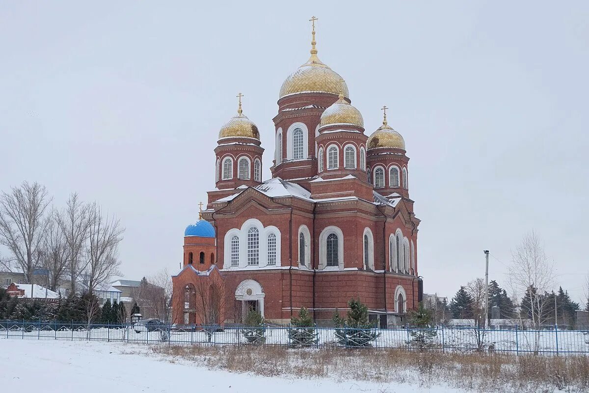 Сайты г пугачева. Храм города Пугачева Саратовской области. Город Пугачев храм Воскресения. Памятники г Пугачева Саратовской области. Воскресенский храм город пугачёв 2023 год.