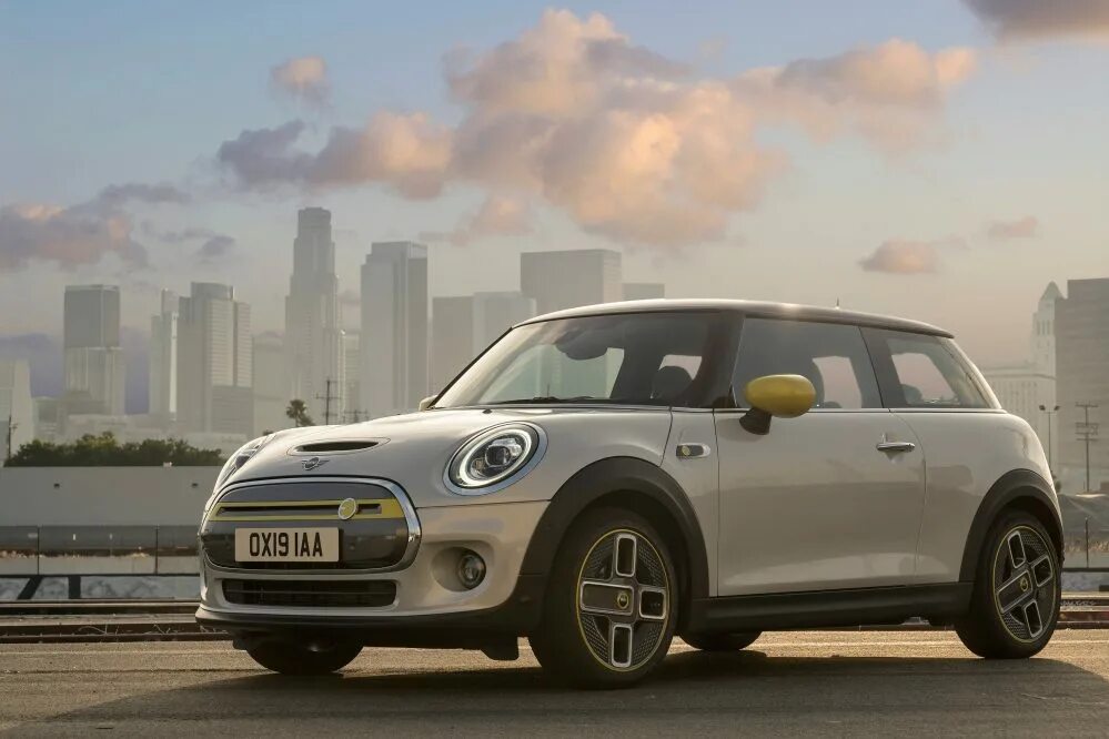 Mini cooper модельный ряд. Мини купер 2025. мини купер клабмен 2025. mini cooper electric 2025. bmw мини купер 2019.
